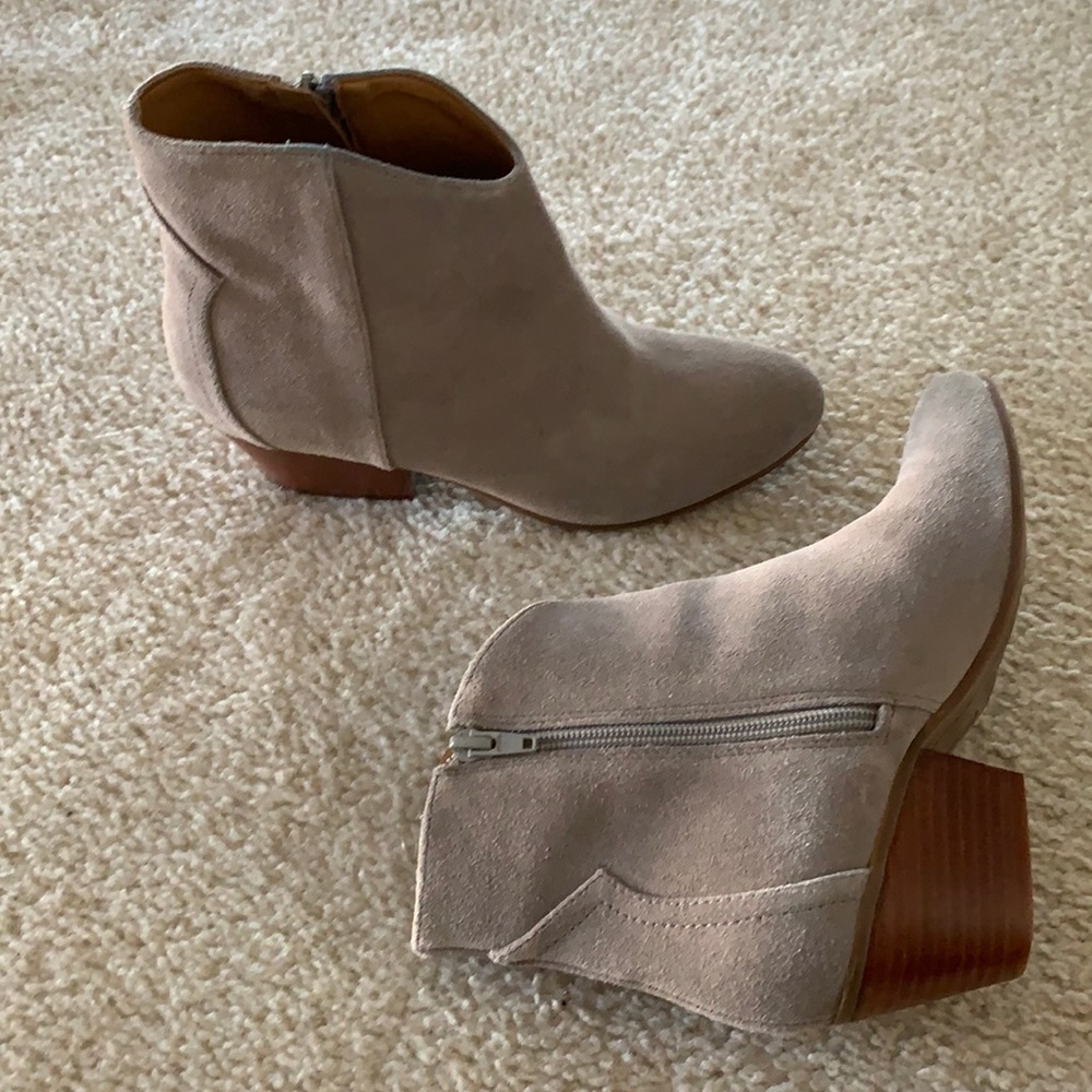 Nine West suede ankle booties sz 6.5